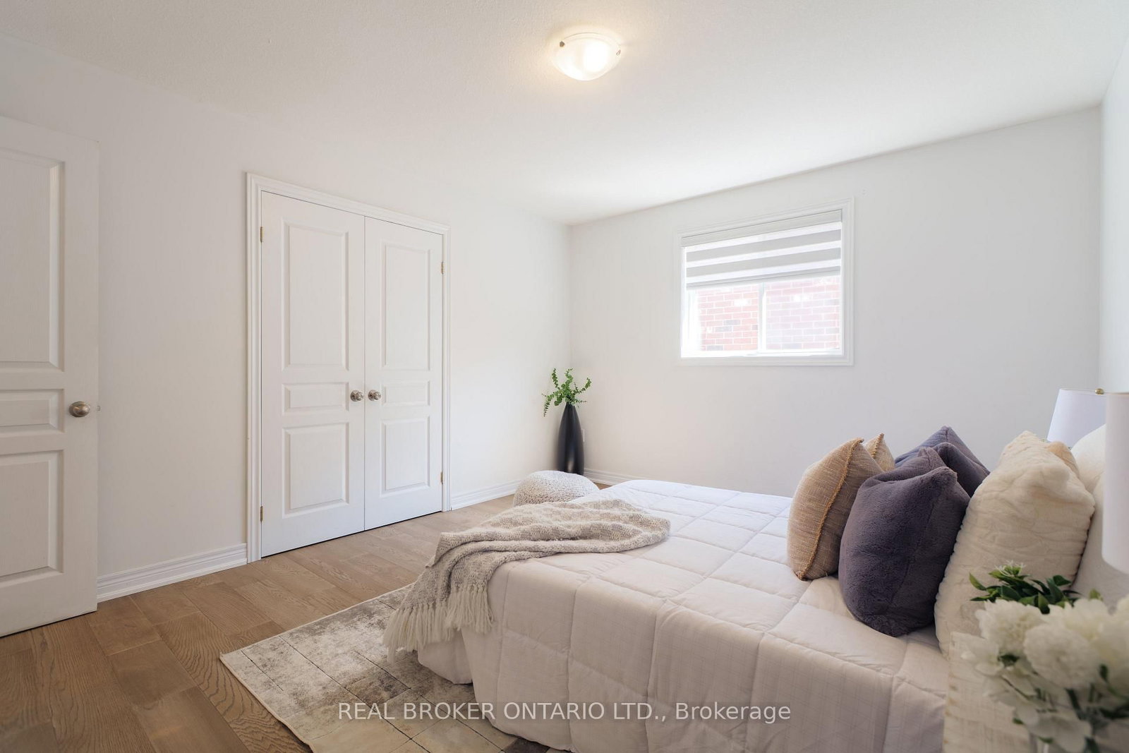 Detached House for sale at 83 Benedict Place, Hamilton, Ontario, L9A 0A4 - Jerome - MLS: X13000102