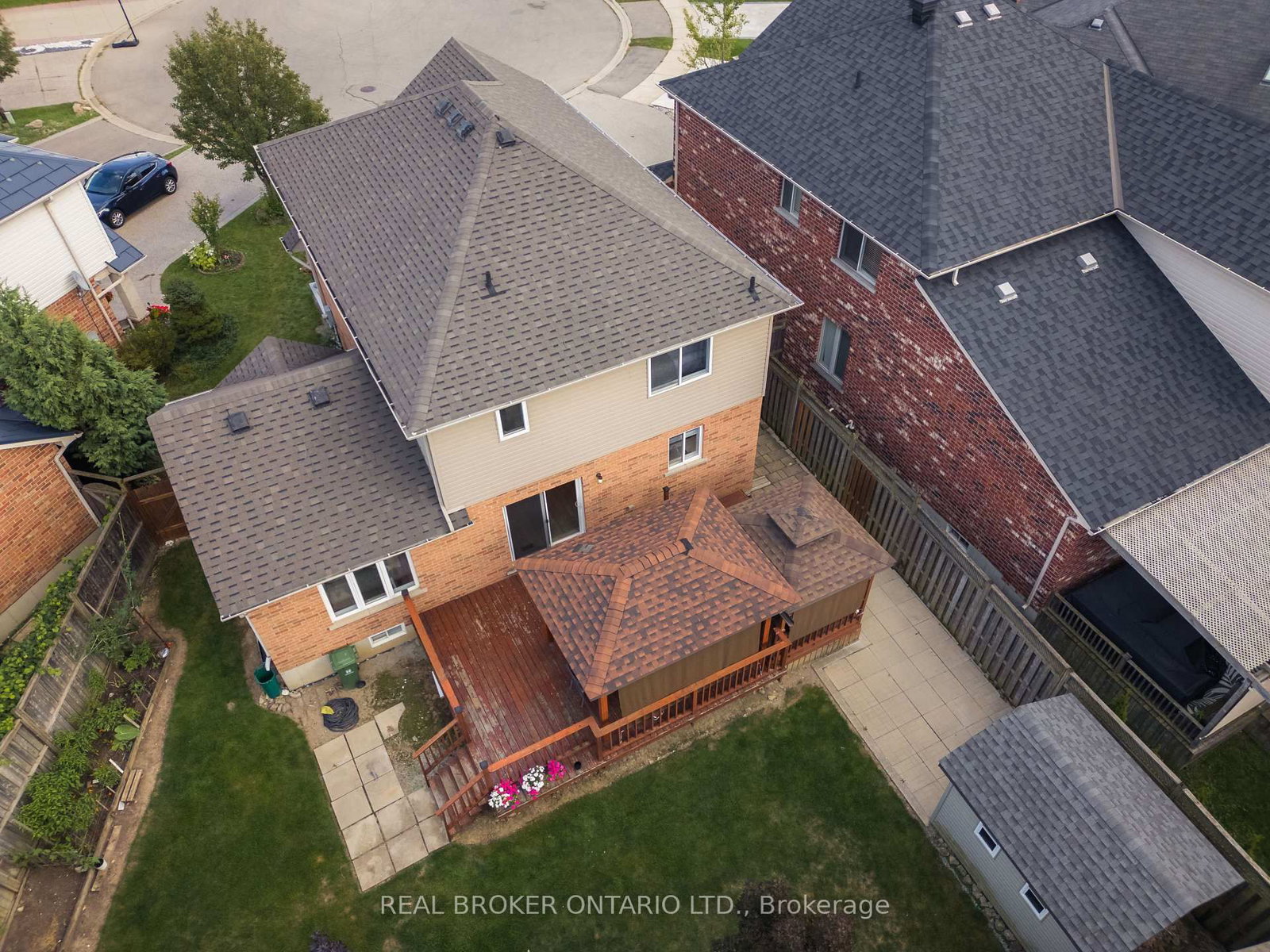 Detached House for sale at 83 Benedict Place, Hamilton, Ontario, L9A 0A4 - Jerome - MLS: X13000102