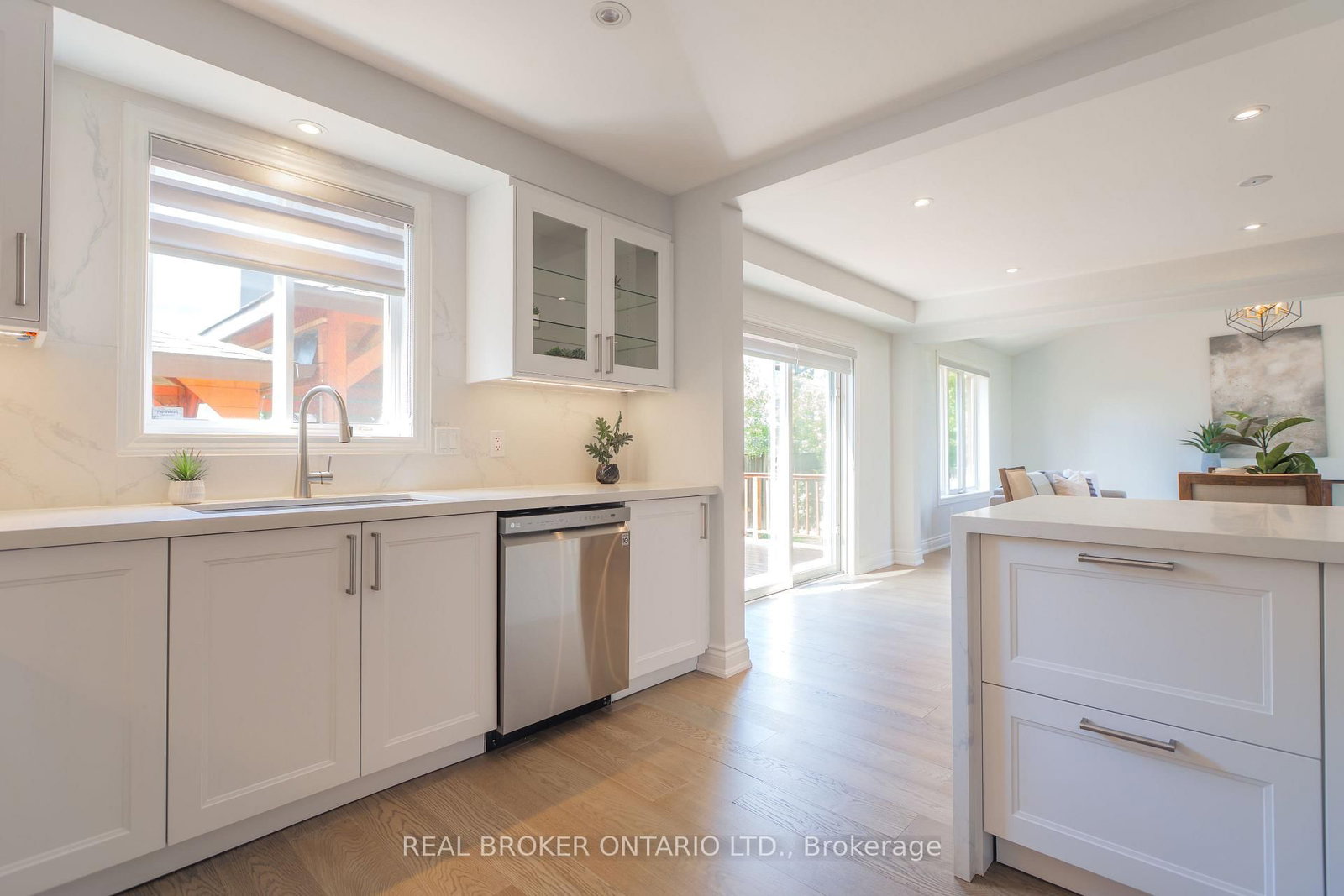 Detached House for sale at 83 Benedict Place, Hamilton, Ontario, L9A 0A4 - Jerome - MLS: X13000102