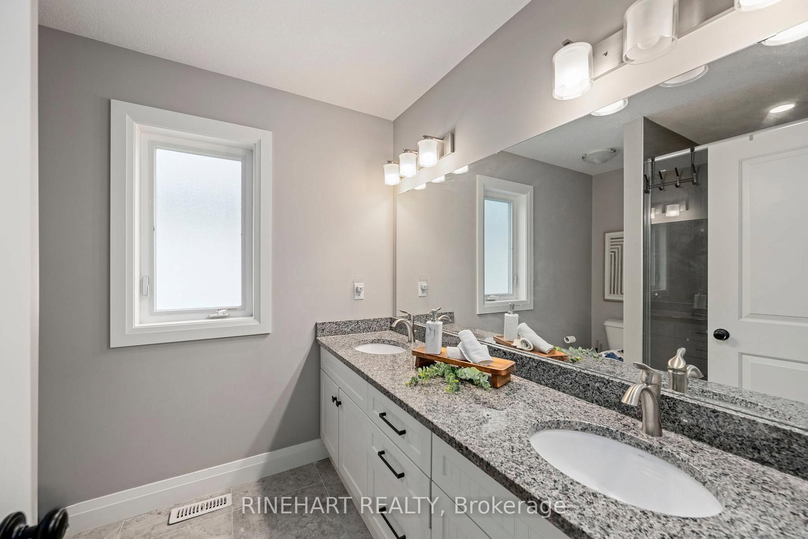 2512 Holbrook Drive - Photo 29