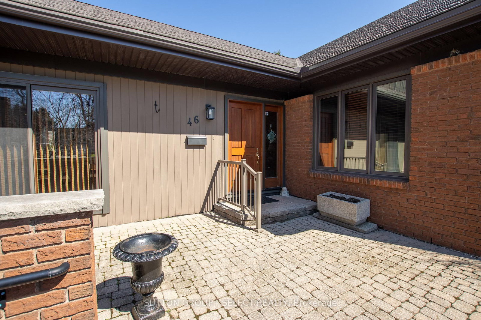 Detached House sold at 46 Scottsdale Street, London South, Ontario, N6P 1C7 - South V - MLS: X13000556