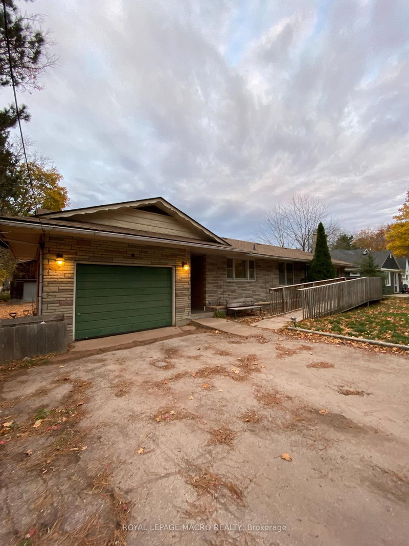 260 Main St W, Grimsby, L3M 1S4 | Image 2
