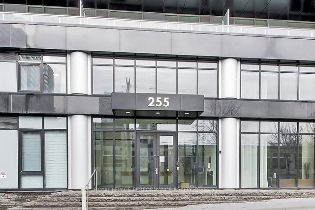 1602 - 255 Bay Street