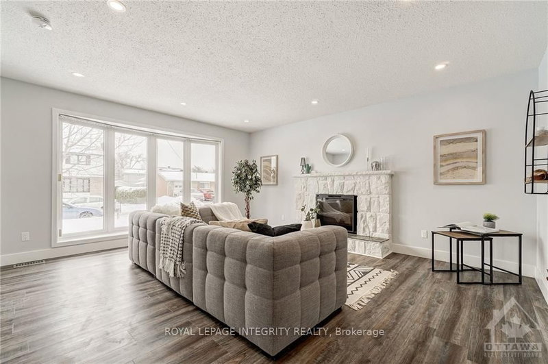 A - 2636 HICKSON Cres, Ottawa, K2H 6Y6 | Image 3