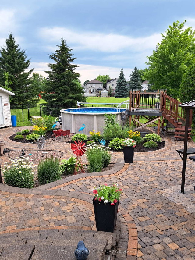 36 Frontenac Boulevard