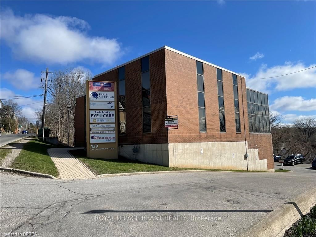 139 Grand River Street N, Unit 102