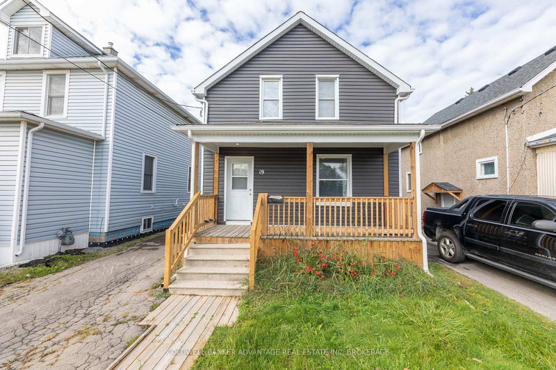 home for lease on 19 Duncan Street