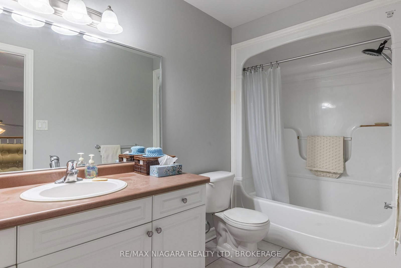 8142 Costabile Drive • #16 • Niagara Falls, ON photo 17