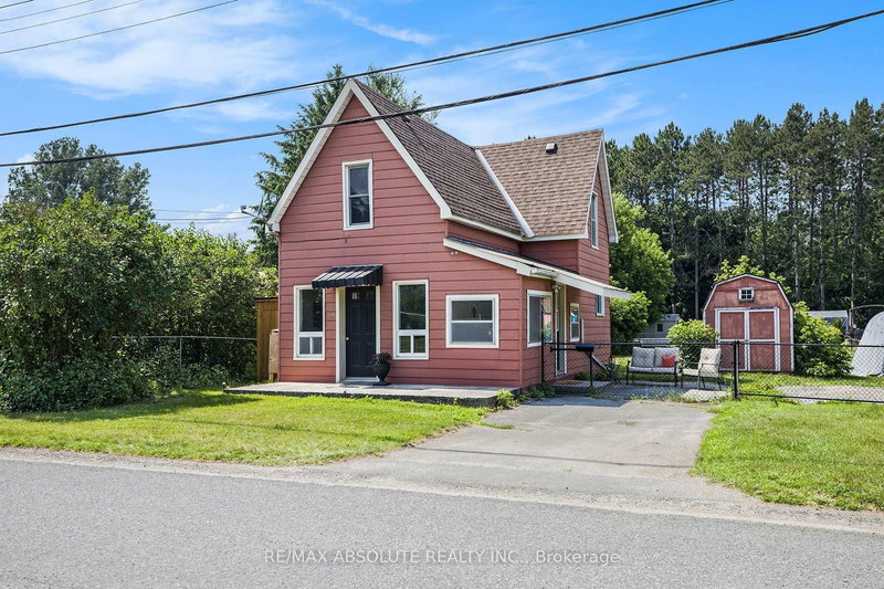 10 Neilson St, McNab/Braeside, K7S 3G2 | Image 2