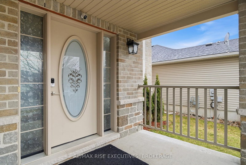 402 Cavendish Cres, Kingston, K7P 3E3 | Image 3