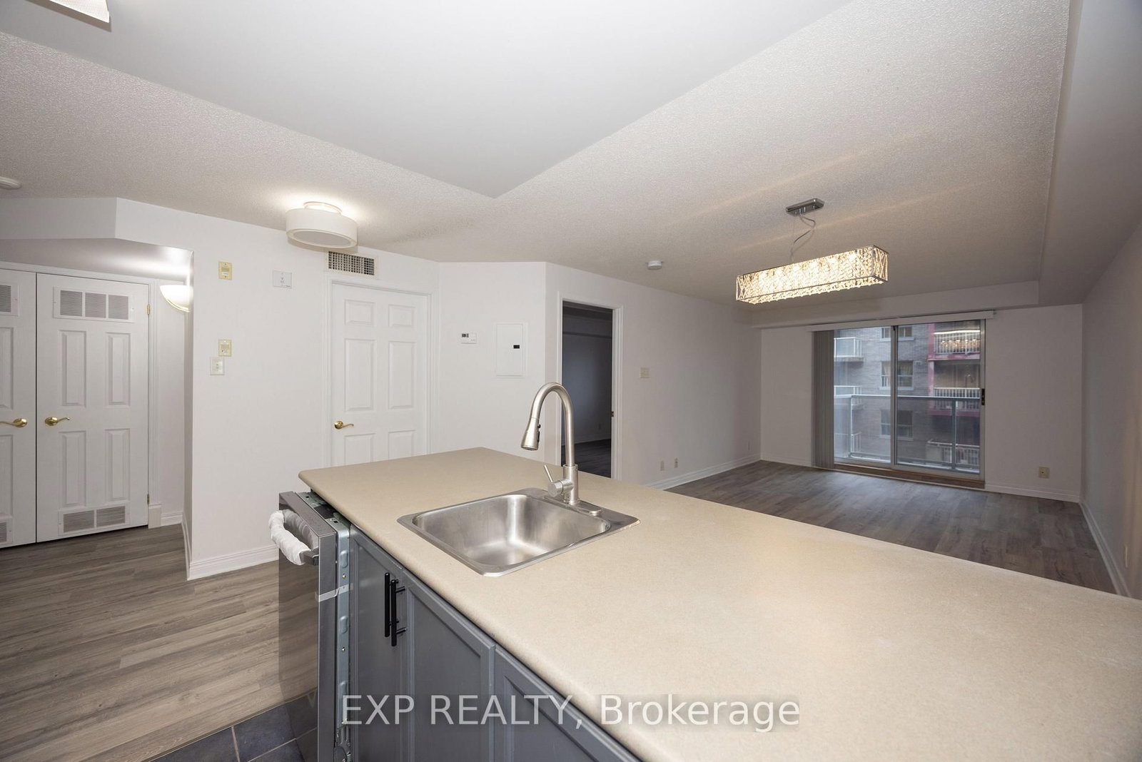 429 Somerset Street W, Unit 803 - Photo 12