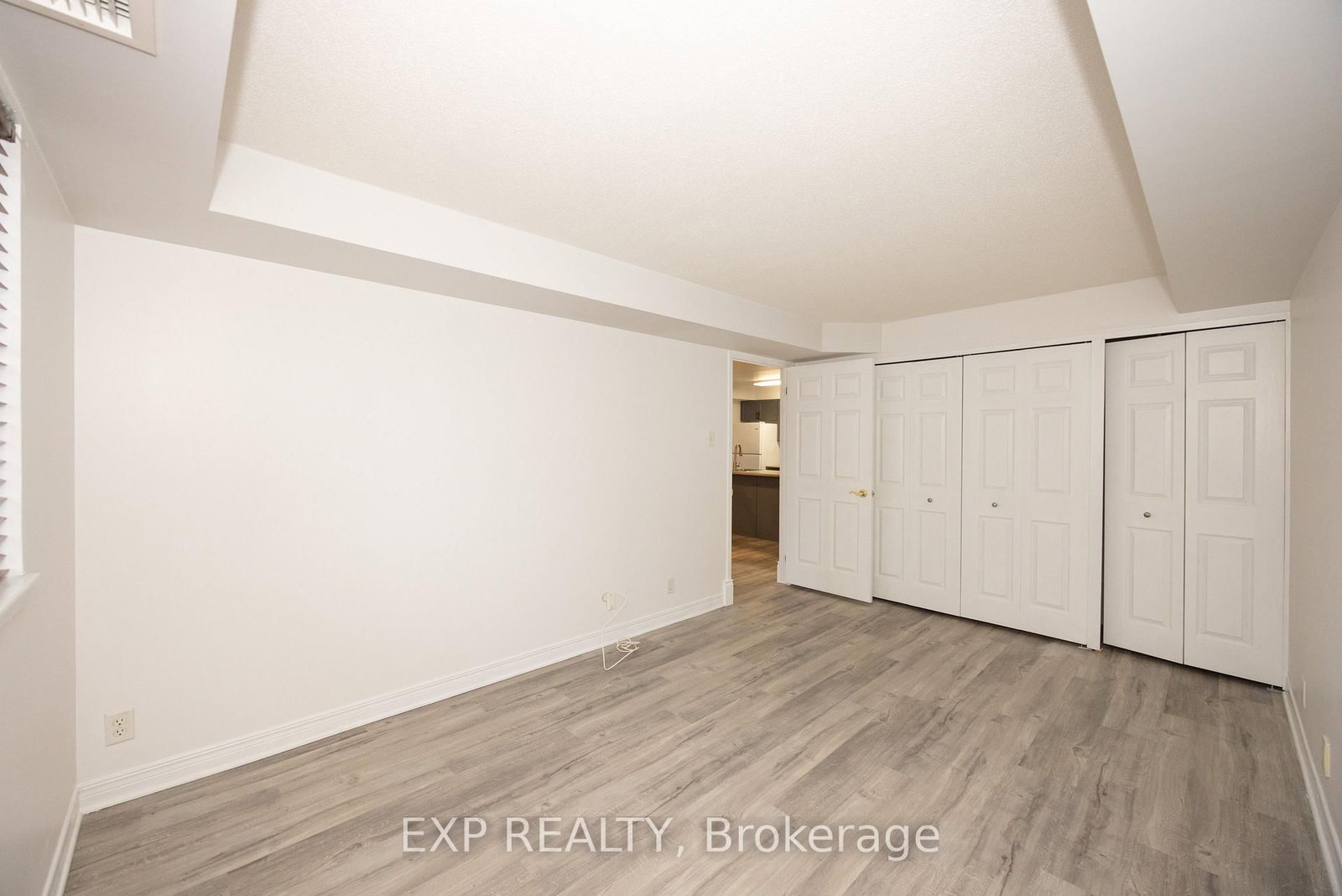 429 Somerset Street W, Unit 803 - Photo 17