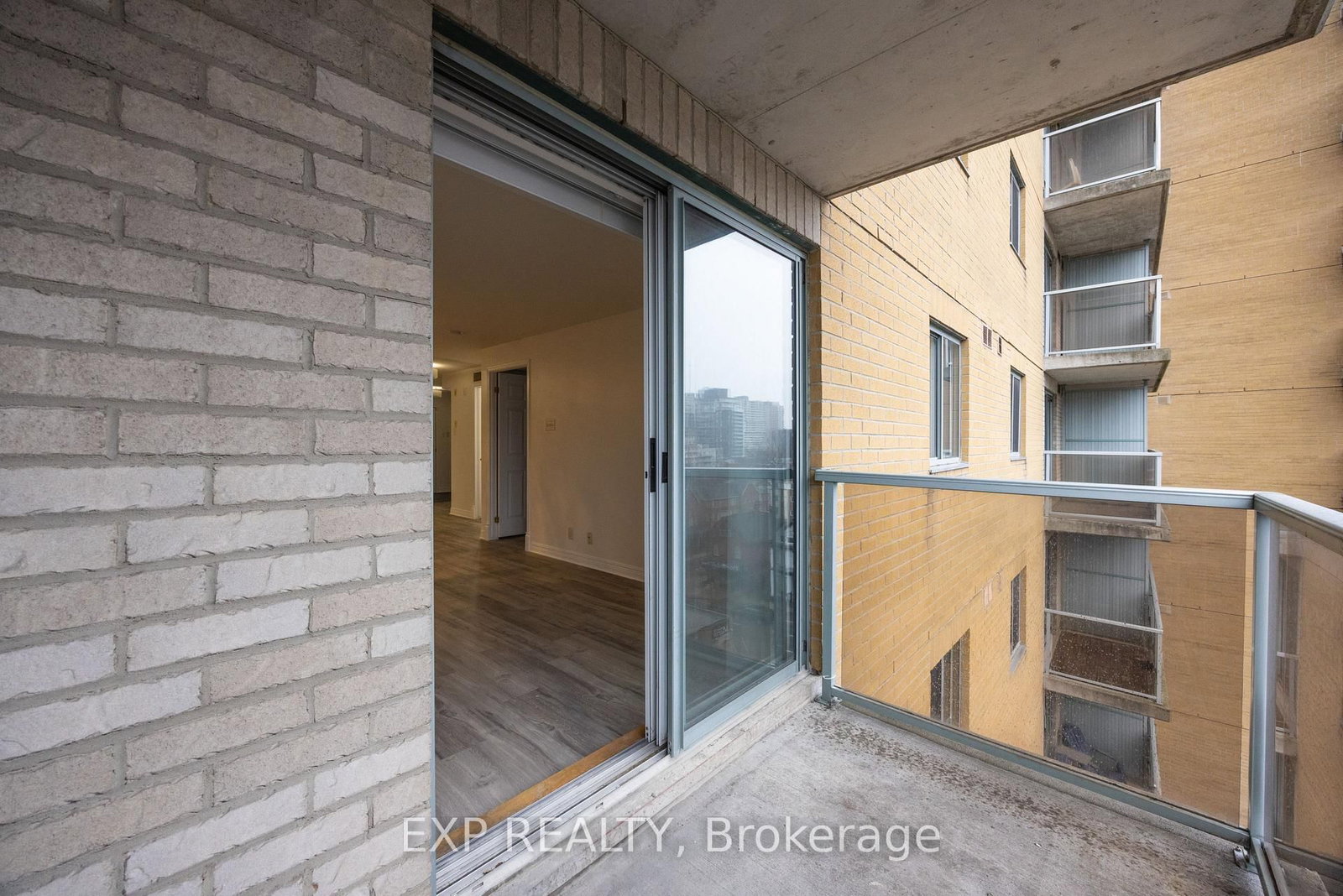 429 Somerset Street W, Unit 803 - Photo 21