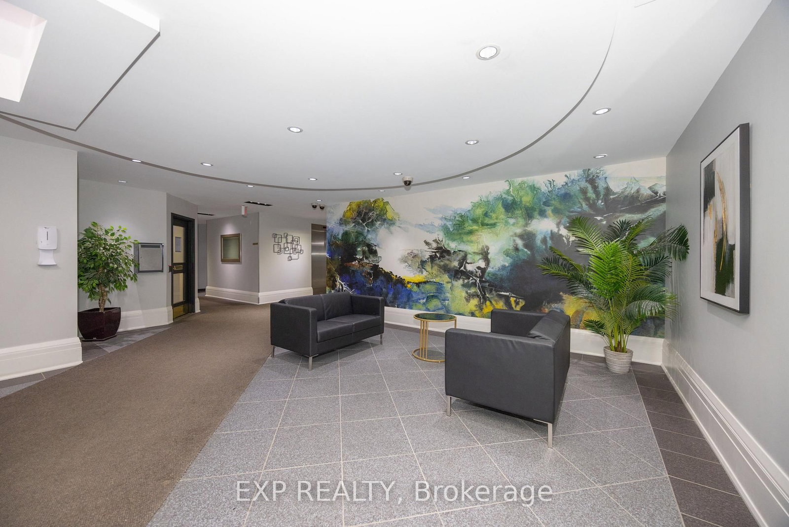 429 Somerset Street W, Unit 803 - Photo 3