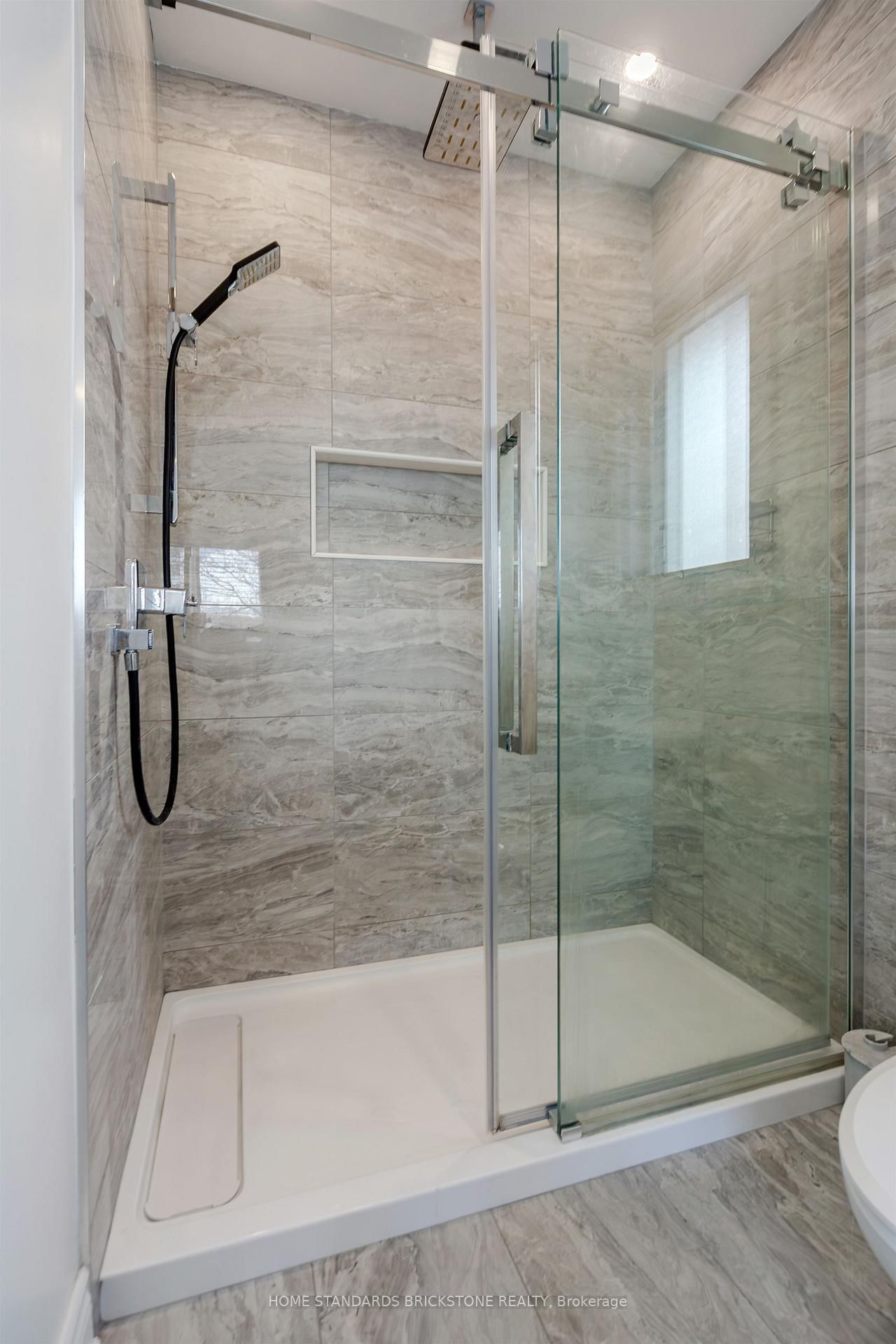 28 Brookhurst Crescent - Photo 28