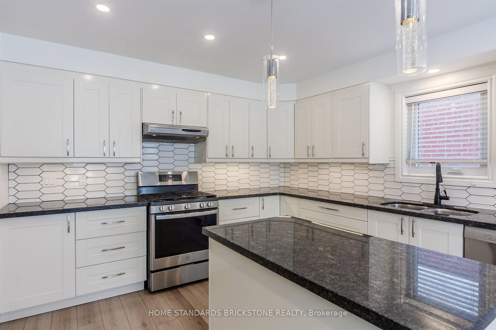 28 Brookhurst Crescent - Photo 9