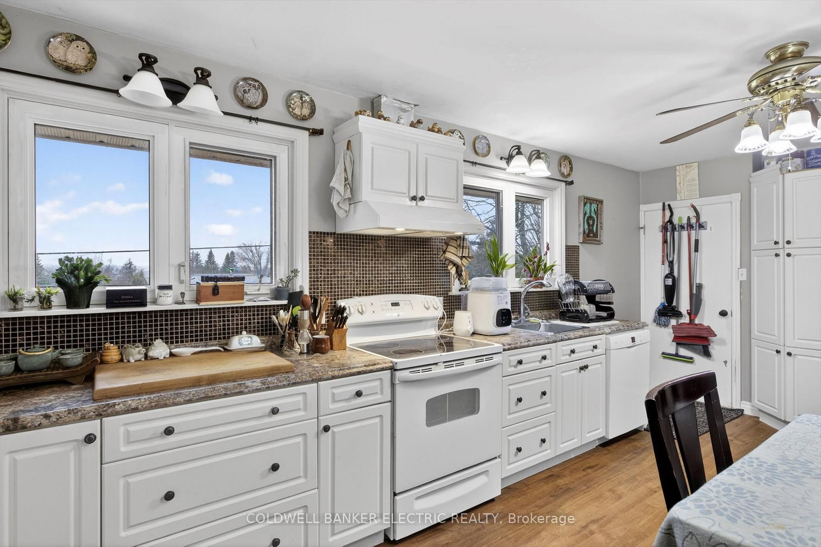 Detached House for sale at 250 Collison Crescent, Peterborough, Ontario, K9J 1A8 - Ashburnham Ward 4 - MLS: X13001214