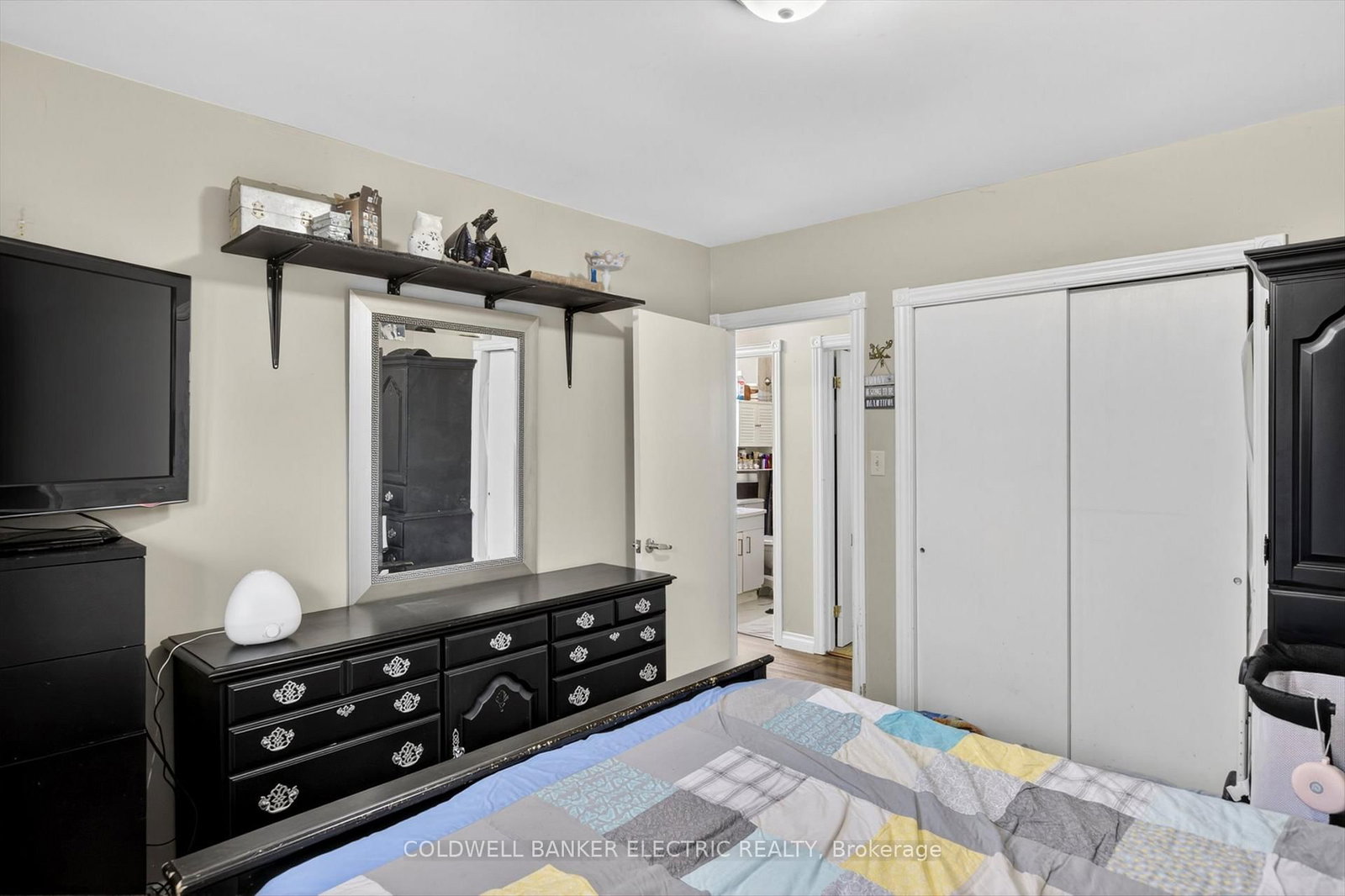 Detached House for sale at 250 Collison Crescent, Peterborough, Ontario, K9J 1A8 - Ashburnham Ward 4 - MLS: X13001214