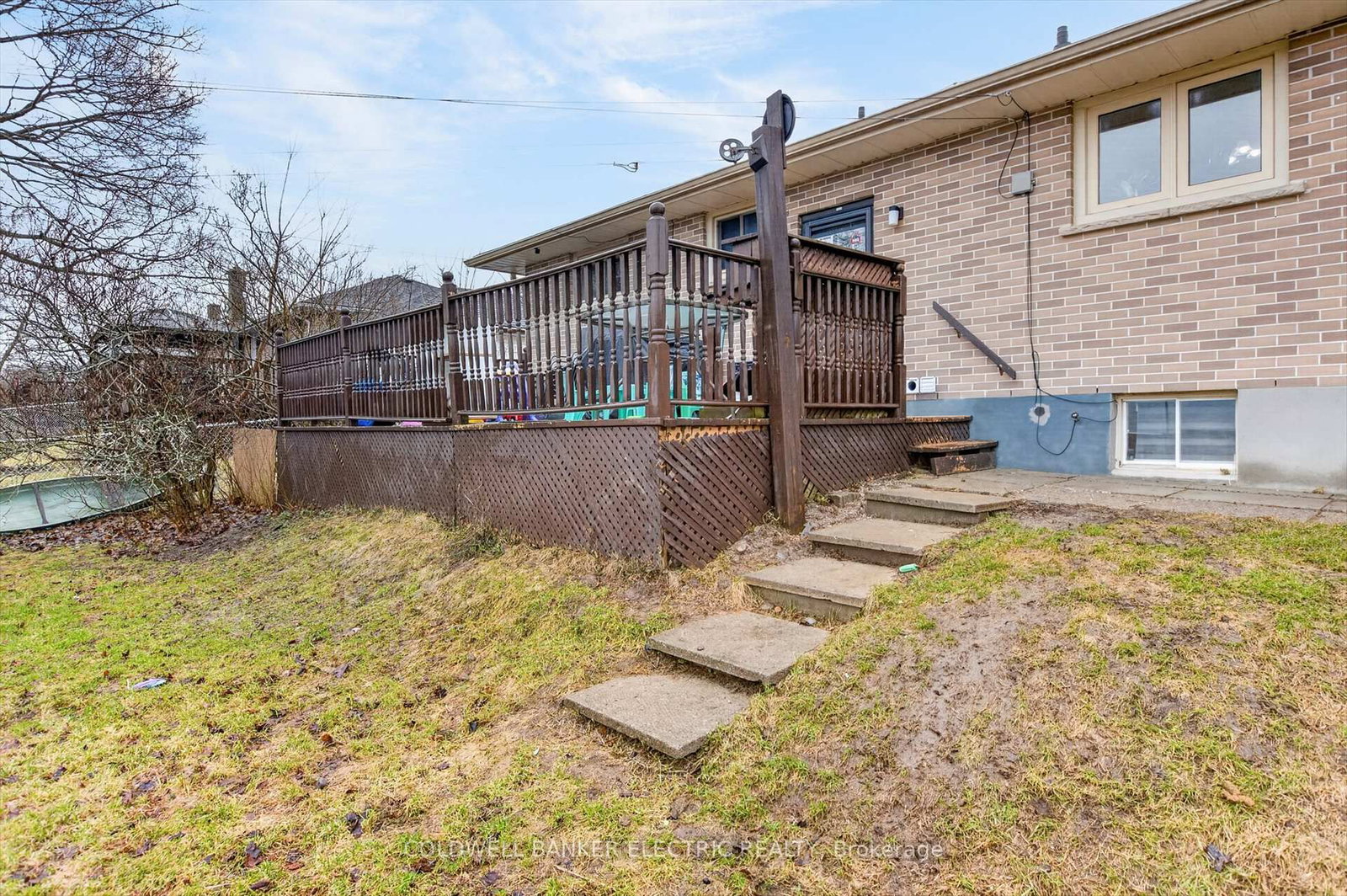 Detached House for sale at 250 Collison Crescent, Peterborough, Ontario, K9J 1A8 - Ashburnham Ward 4 - MLS: X13001214