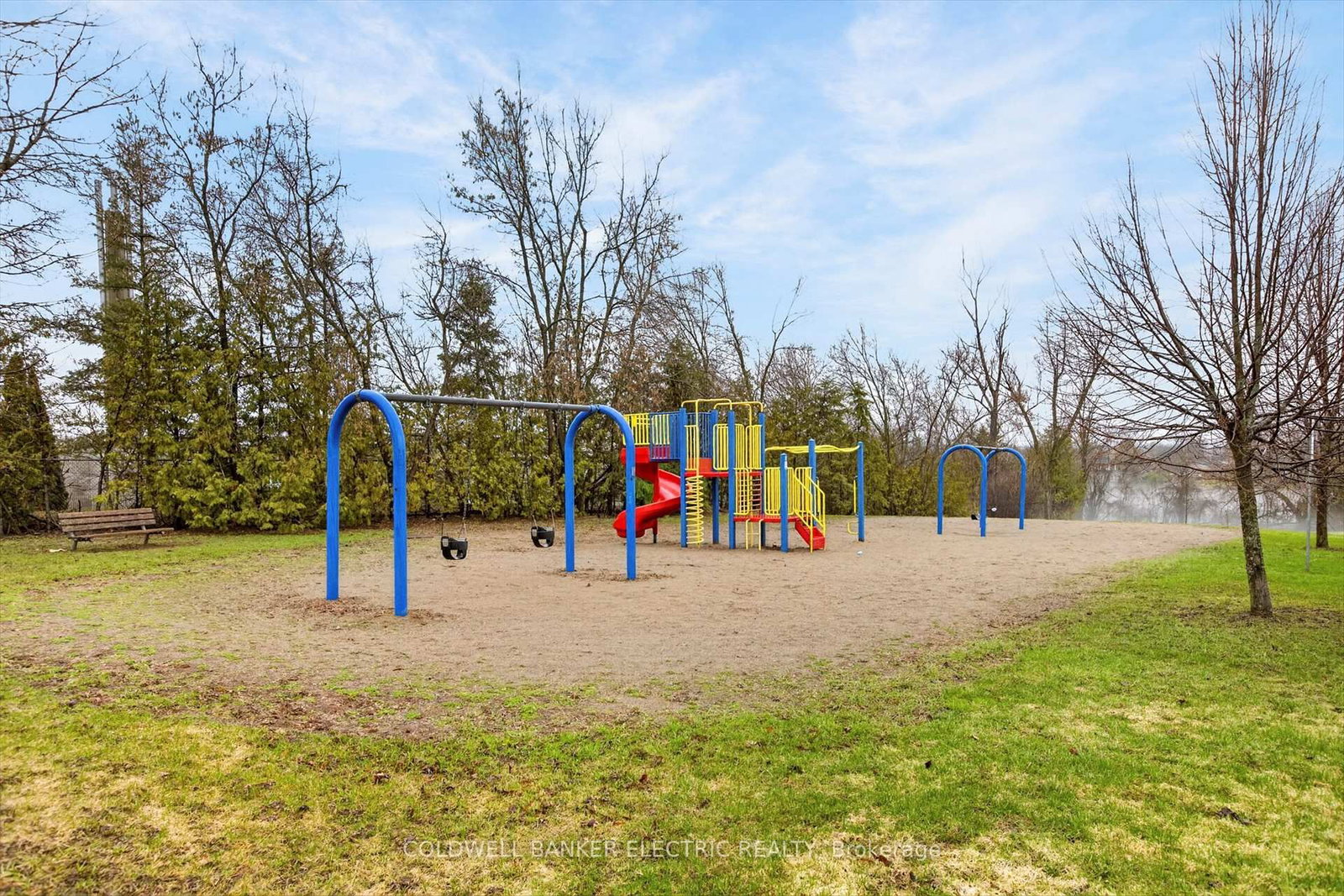 Detached House for sale at 250 Collison Crescent, Peterborough, Ontario, K9J 1A8 - Ashburnham Ward 4 - MLS: X13001214