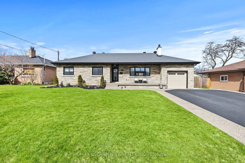 28 Bonita Dr, Hamilton, L8G 2X3 | Image 2