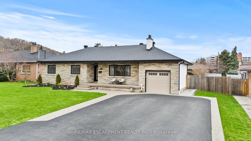 28 Bonita Dr, Hamilton, L8G 2X3 | Image 3