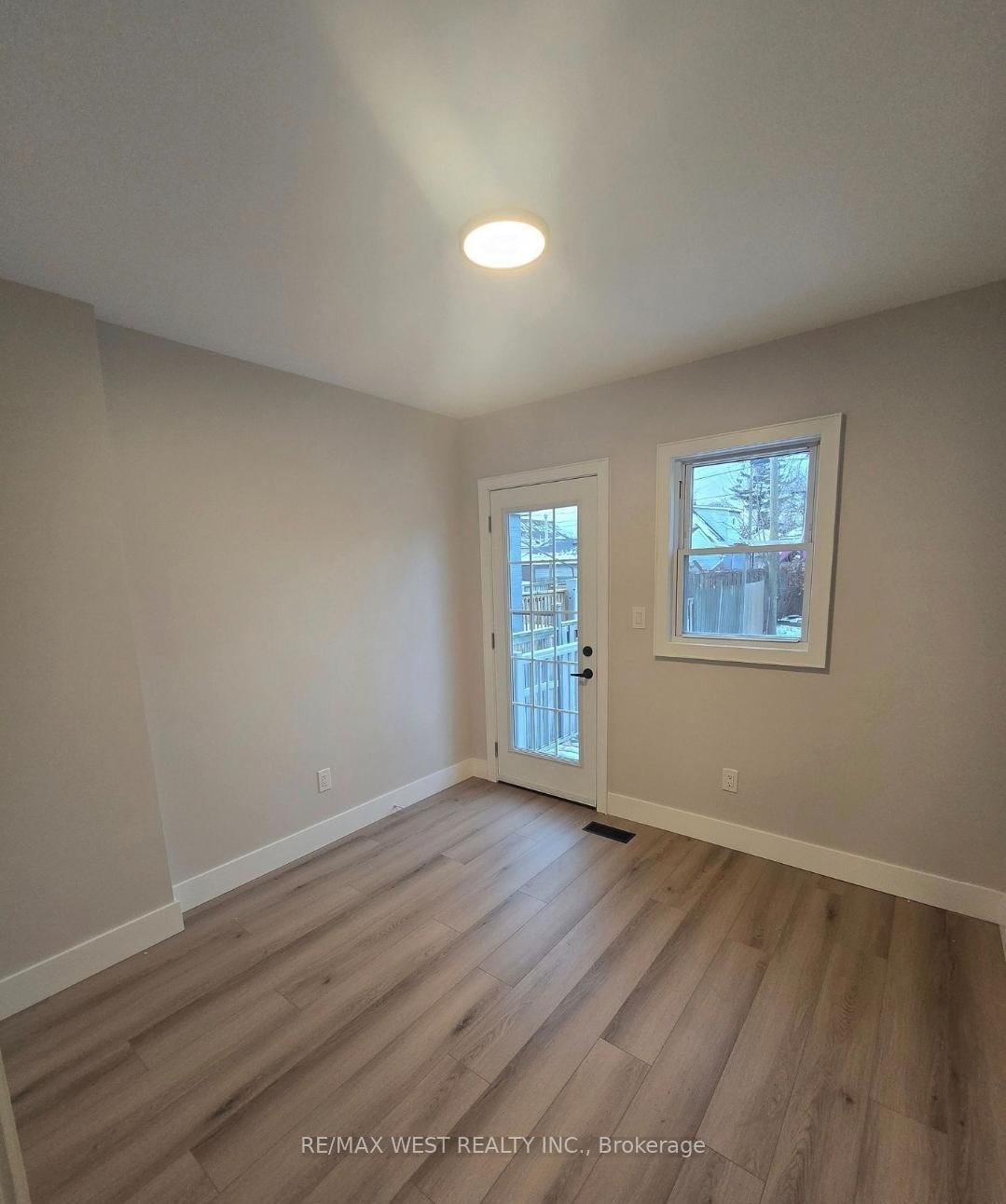 Detached House for sale at 413 Paling Avenue, Hamilton, Ontario, L8H 5K3 - Homeside - MLS: X13001470