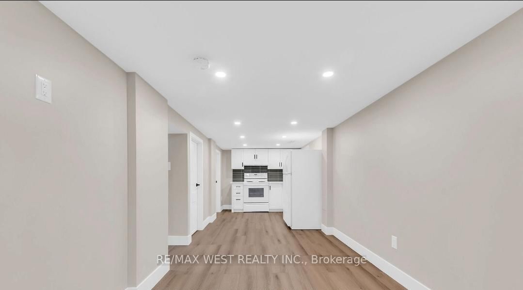 Detached House for sale at 413 Paling Avenue, Hamilton, Ontario, L8H 5K3 - Homeside - MLS: X13001470