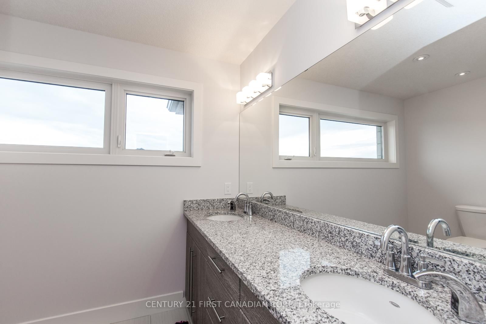 962 Moy Crescent - Photo 22