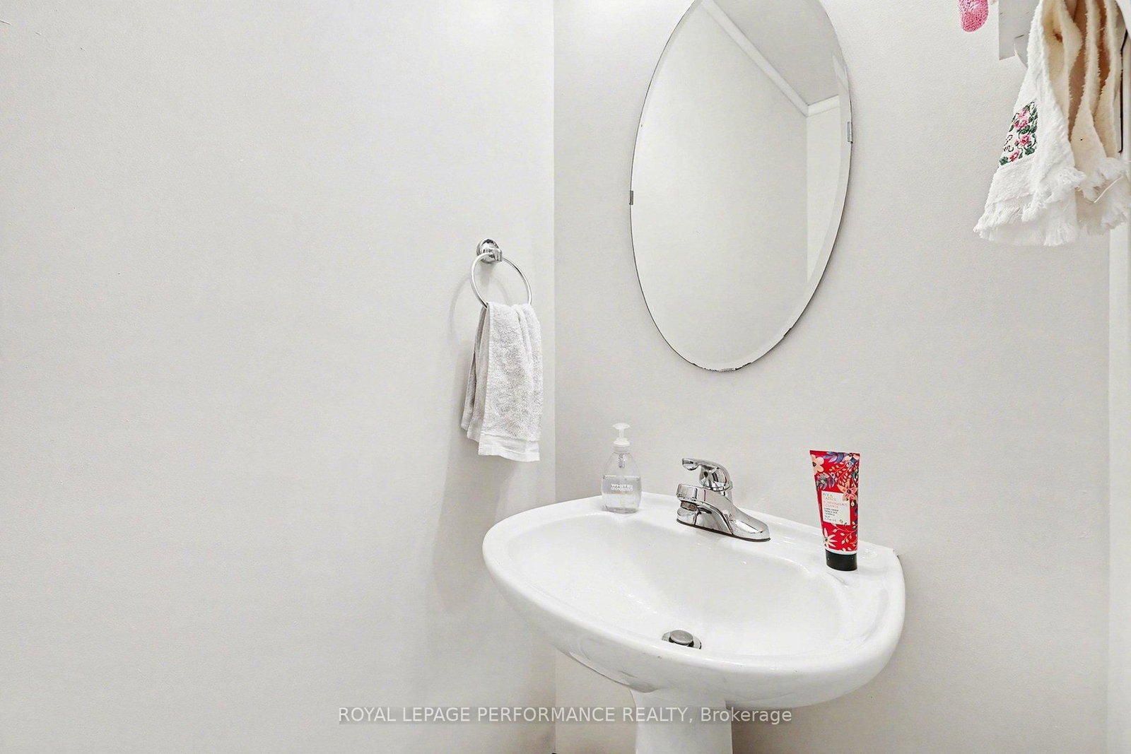 Townhouse for sale at 214 Windhurst Drive, Ottawa, Ontario, K2G 6H9 - Barrhaven East - MLS: X13001546