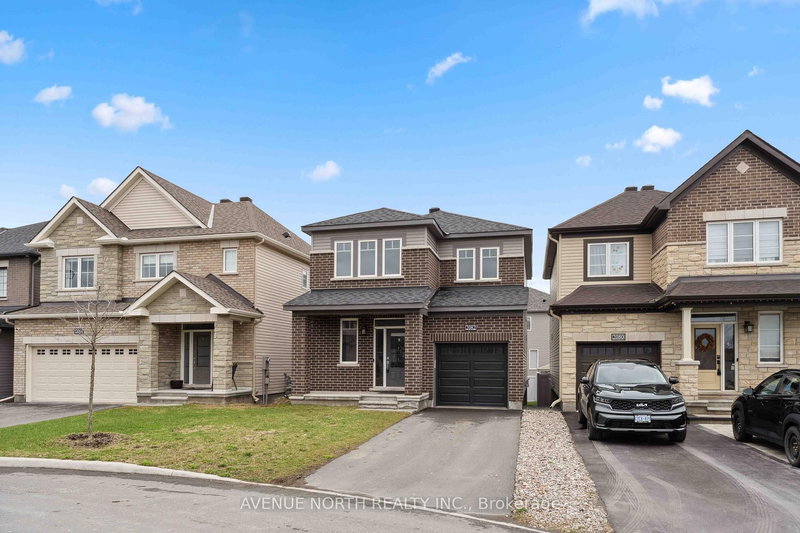 2082 Caltra Cres, Ottawa, K2J 6V4 | Image 2