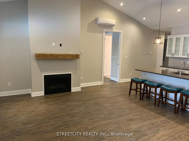 4 - 1868 lLongwoods Road