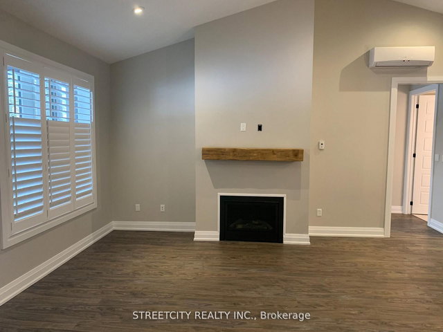 4 - 1868 lLongwoods Road