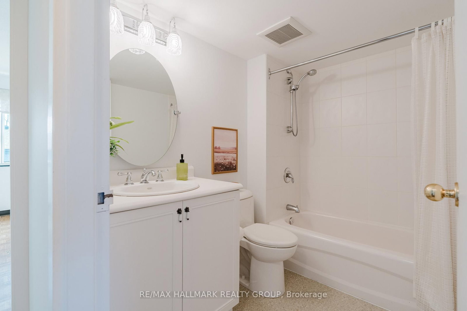 300 Queen Elizabeth Drive, Unit TH2 - Photo 24