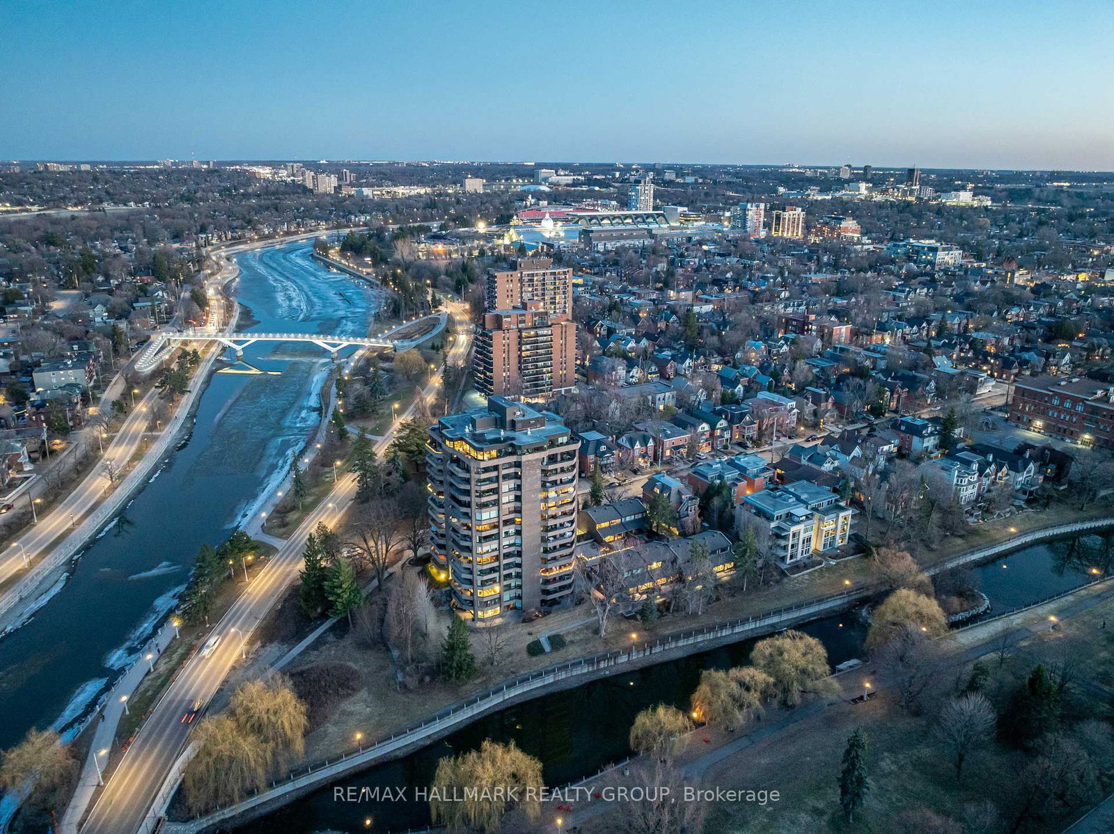 300 Queen Elizabeth Drive, Unit TH2 - Photo 40