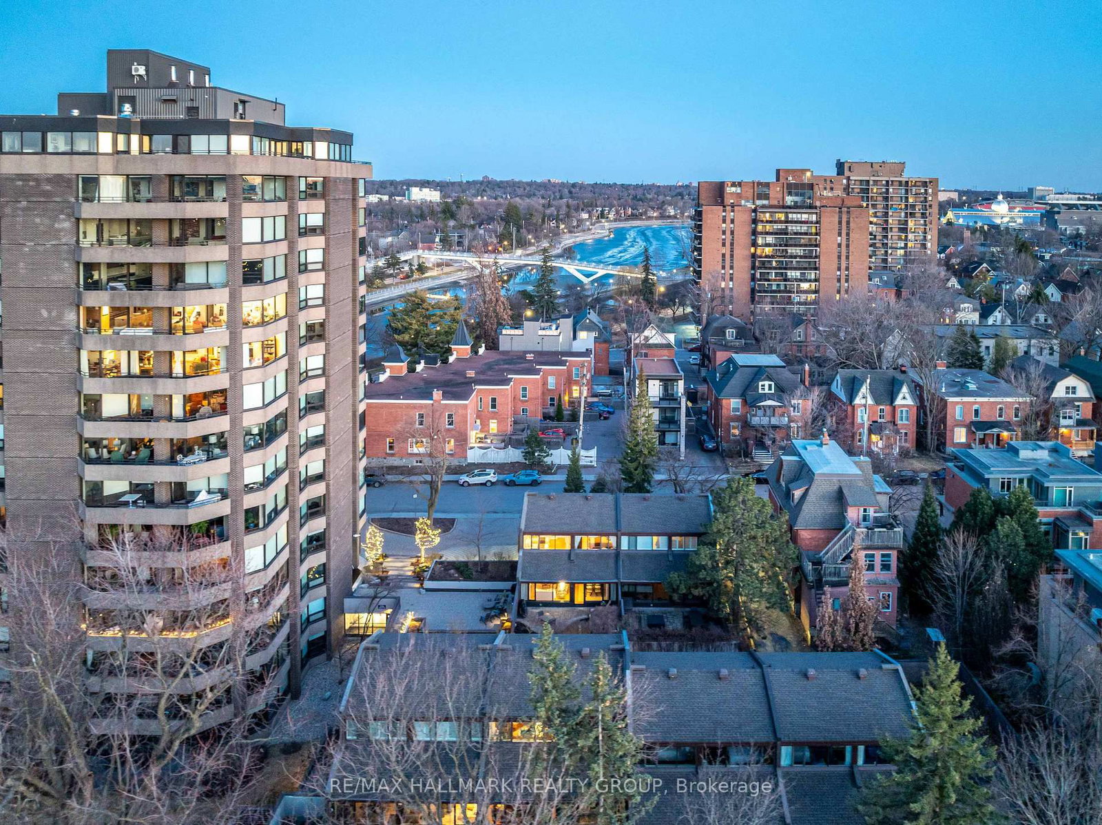 300 Queen Elizabeth Drive, Unit TH2 - Photo 42