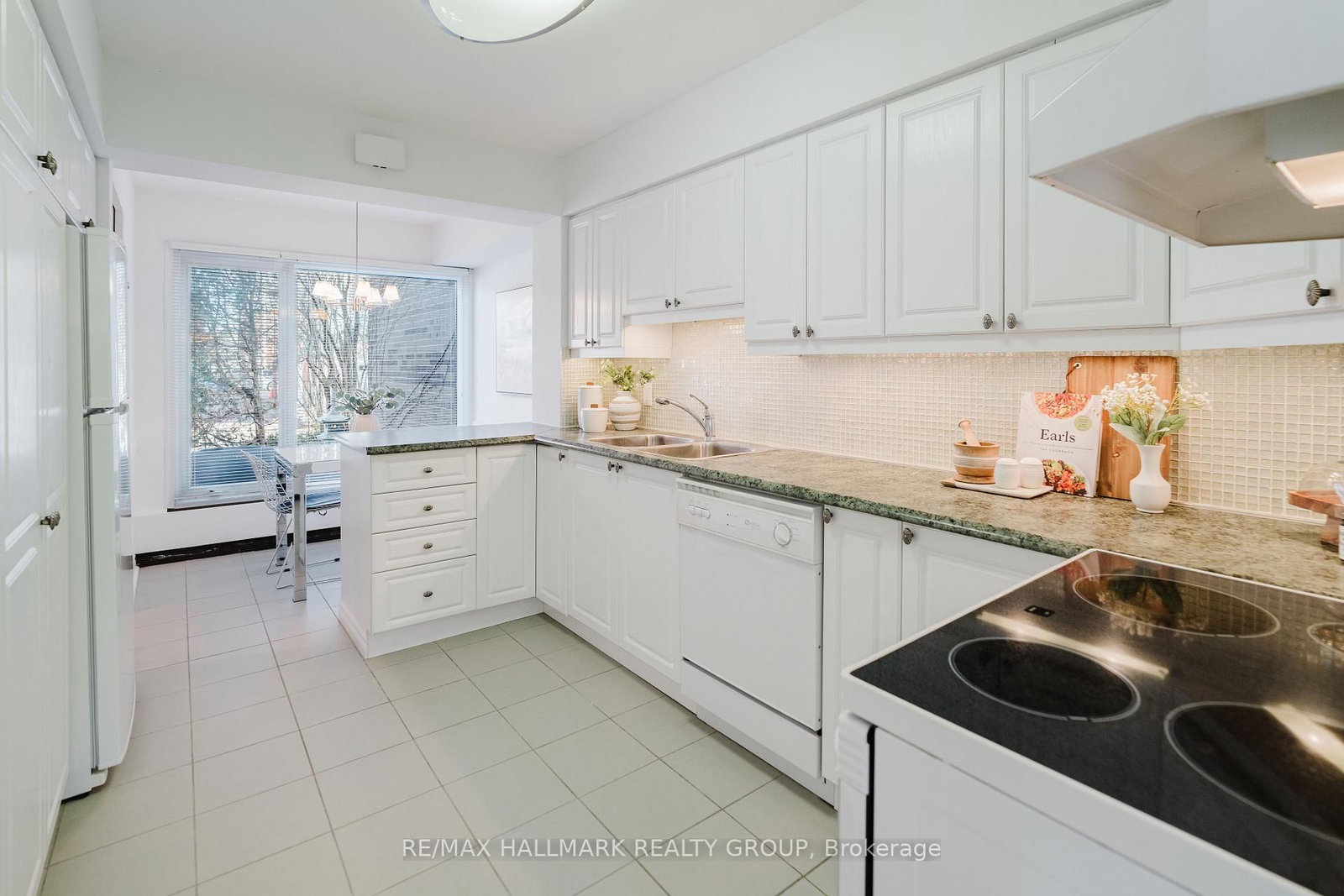 300 Queen Elizabeth Drive, Unit TH2 - Photo 6