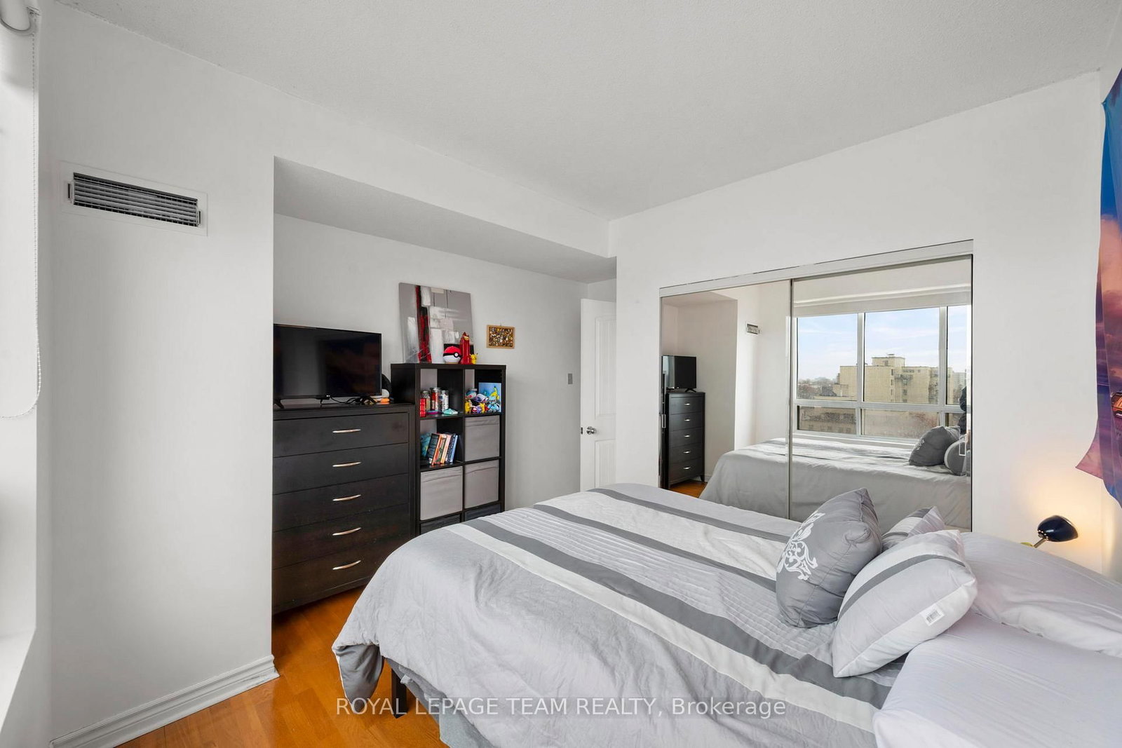 45 Holland Avenue, Unit 902 - Photo 19