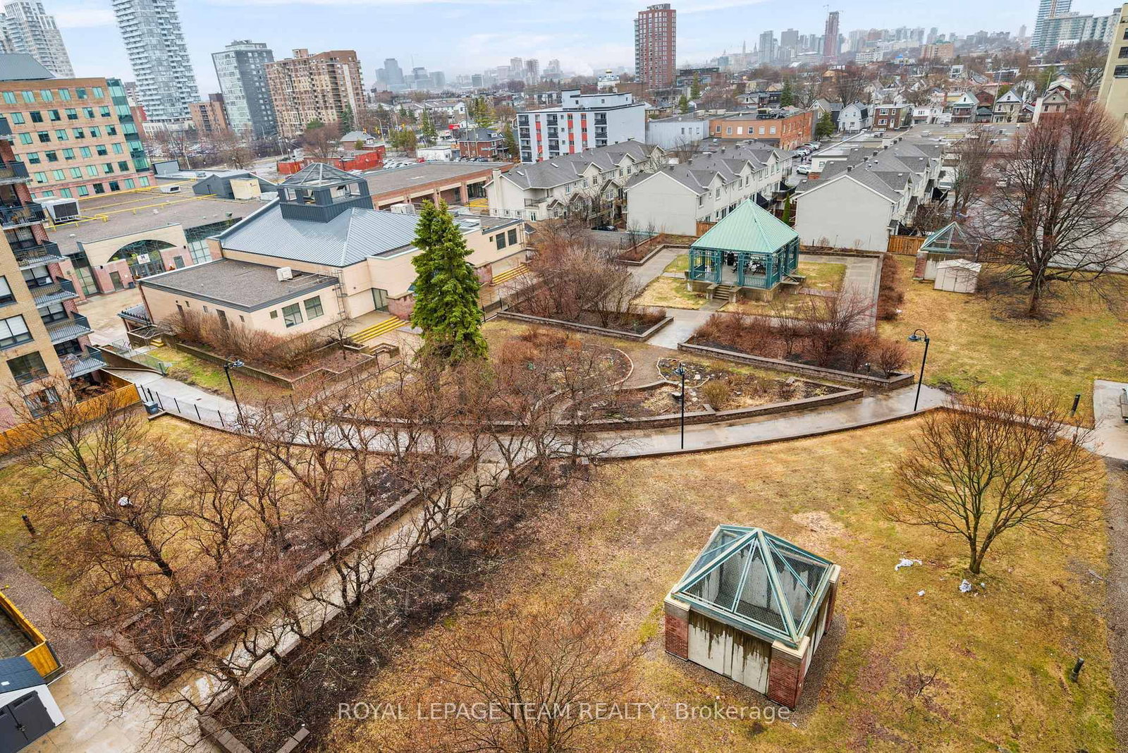 45 Holland Avenue, Unit 902 - Photo 28