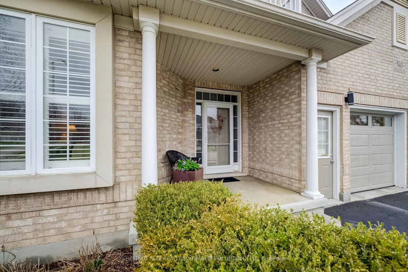 560 Springwater Dr, Waterloo, N2V 2K6 | Image 3