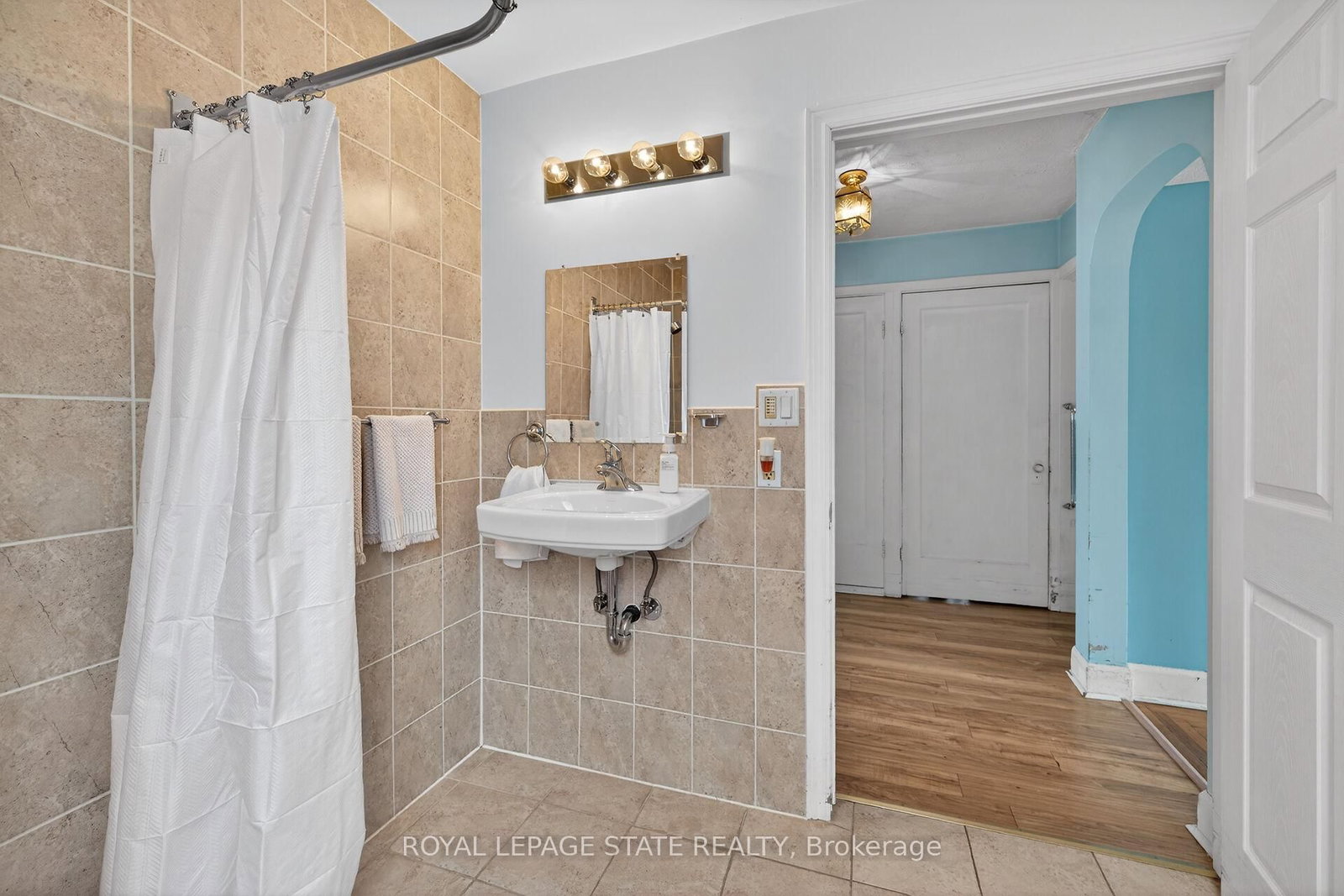 Detached House for sale at 163 Rosedale Avenue, Hamilton, Ontario, L8K 4N4 - Rosedale - MLS: X13002180