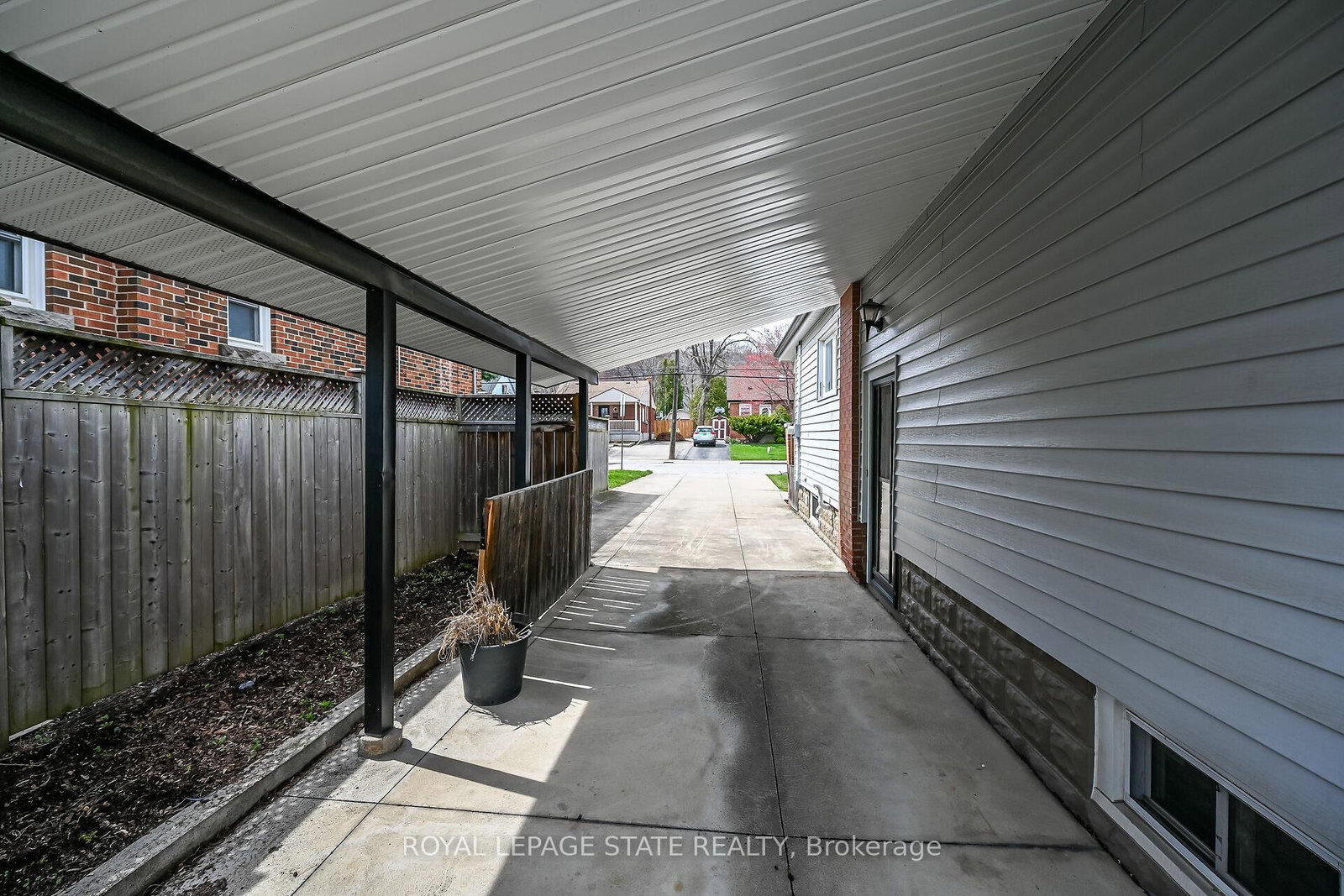 Detached House for sale at 163 Rosedale Avenue, Hamilton, Ontario, L8K 4N4 - Rosedale - MLS: X13002180