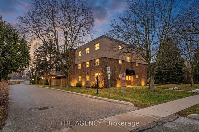 206 - 640 Grey Street