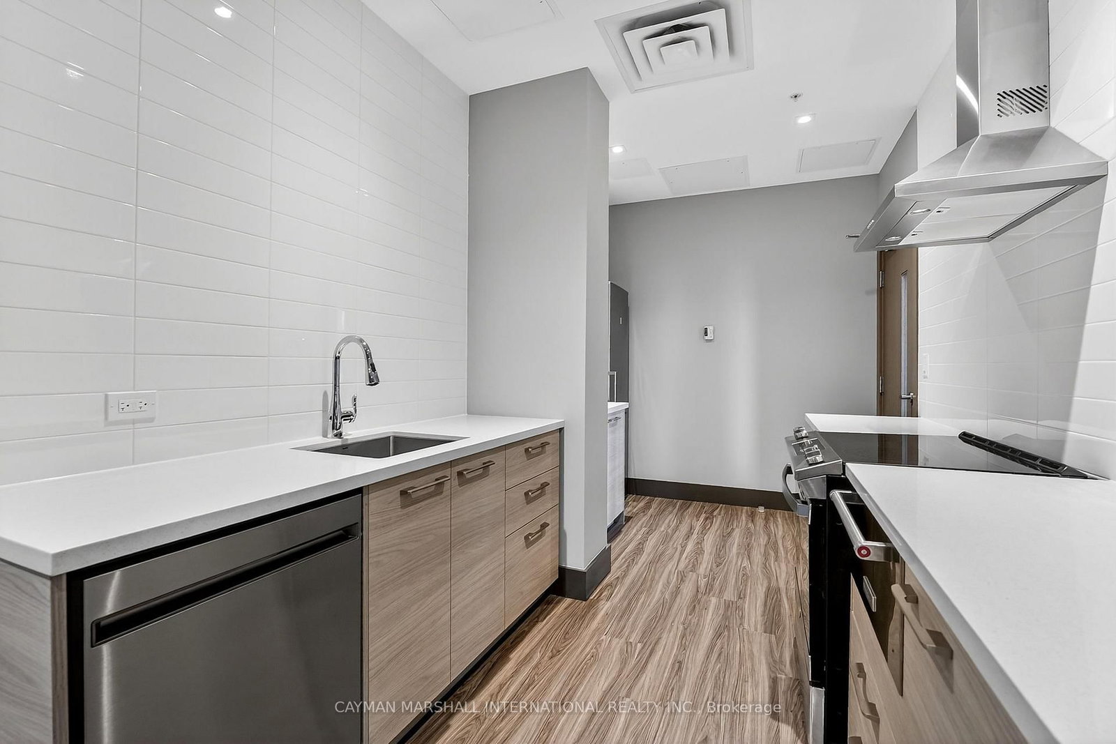 75 James Street S, Unit 804 - Photo 23