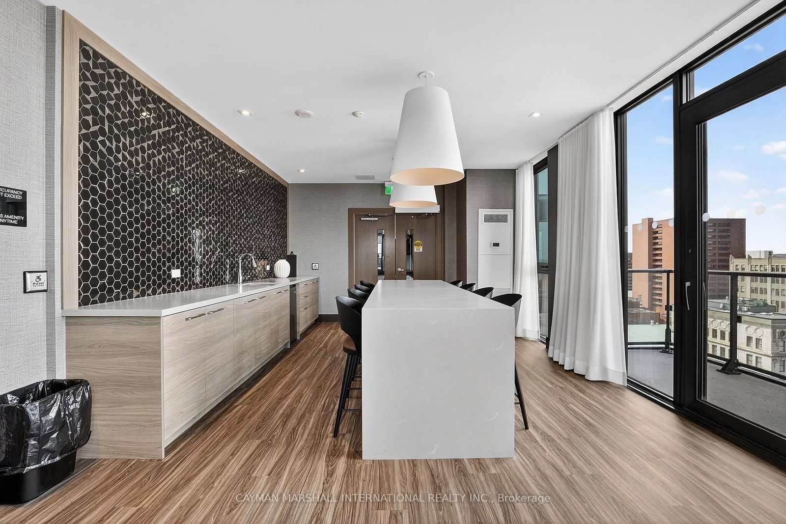 75 James Street S, Unit 804 - Photo 26