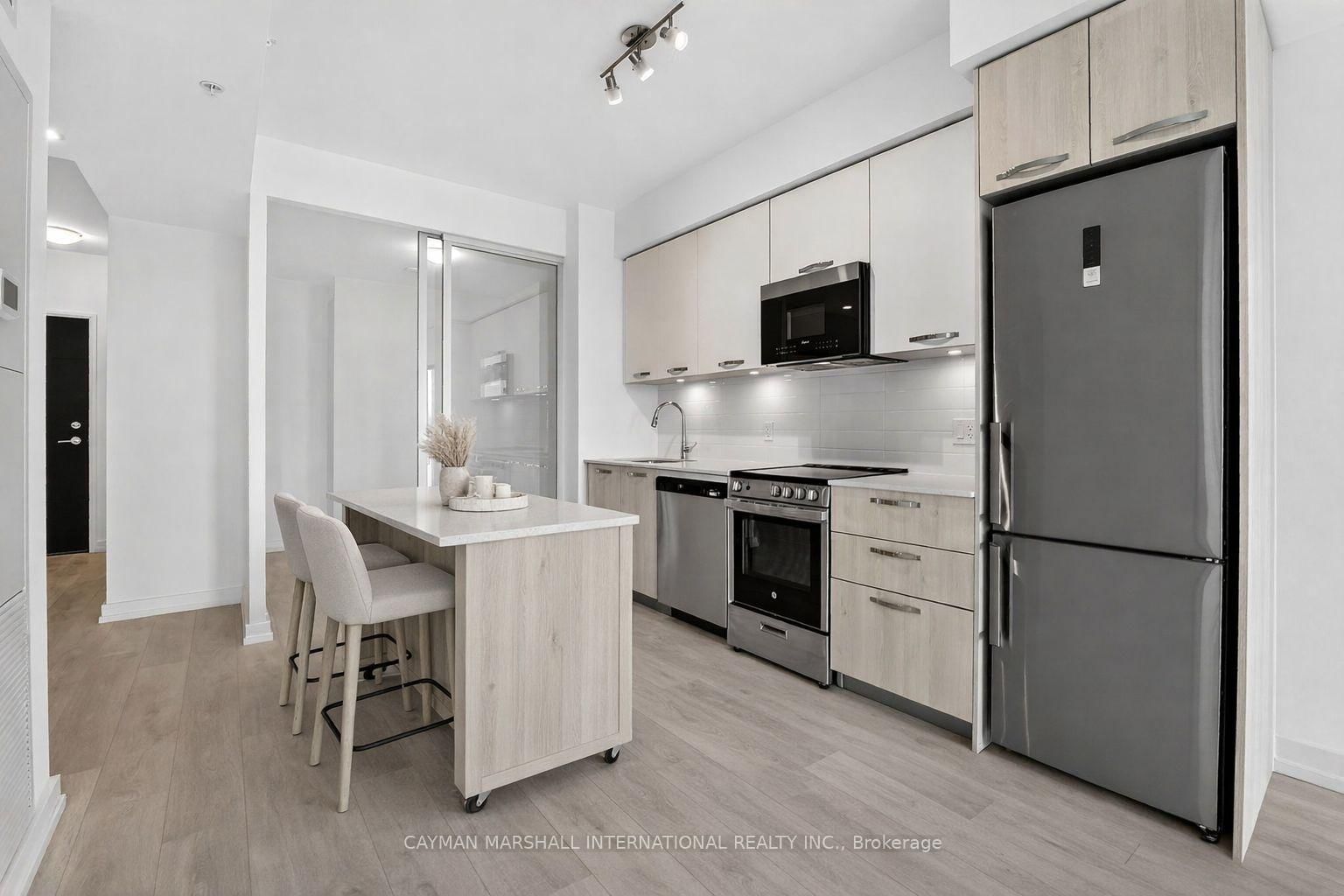 75 James Street S, Unit 804 - Photo 3