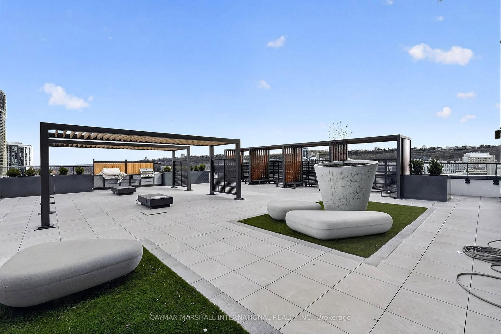 75 James Street S, Unit 804 - Photo 33