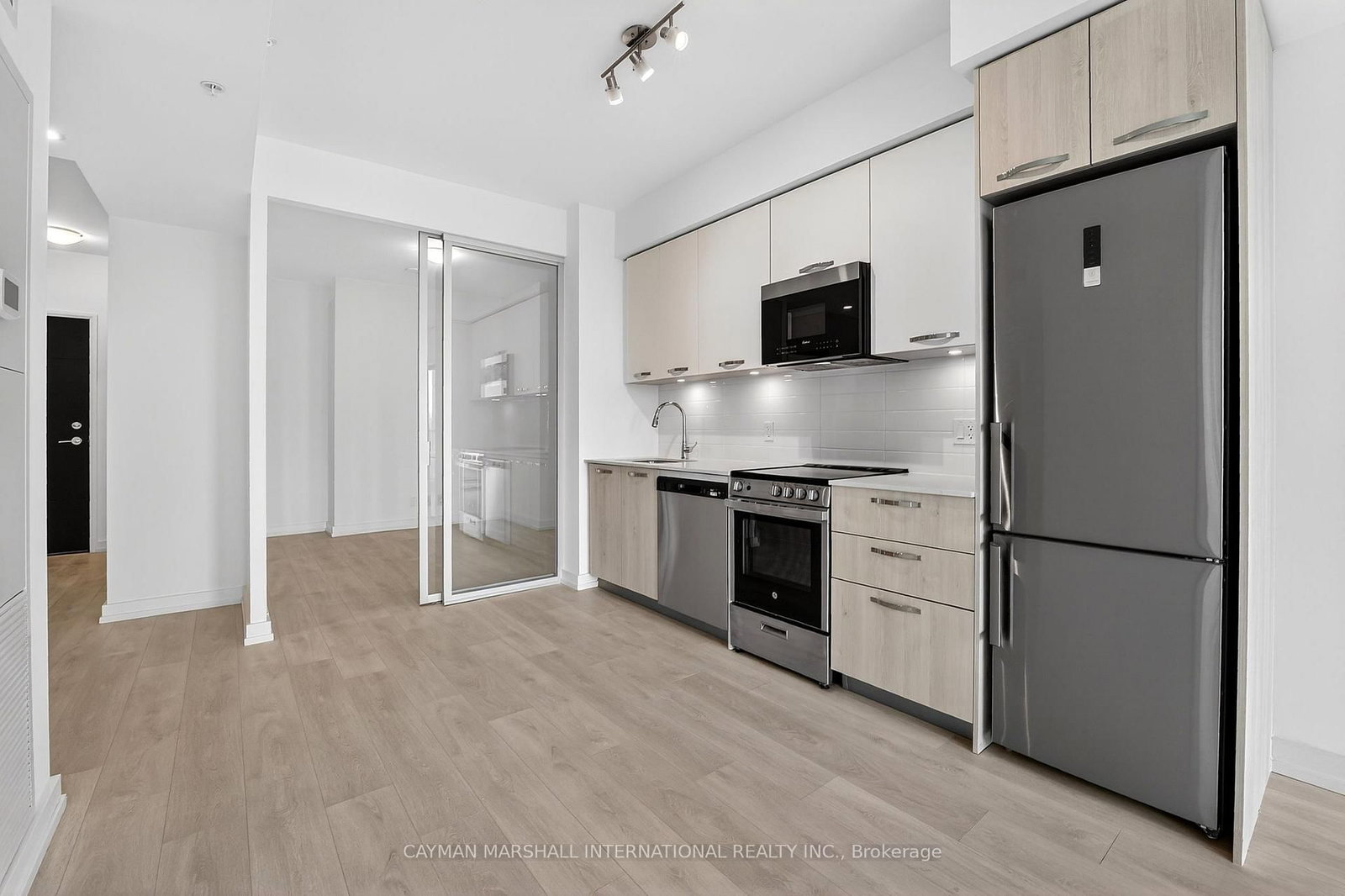 75 James Street S, Unit 804 - Photo 4