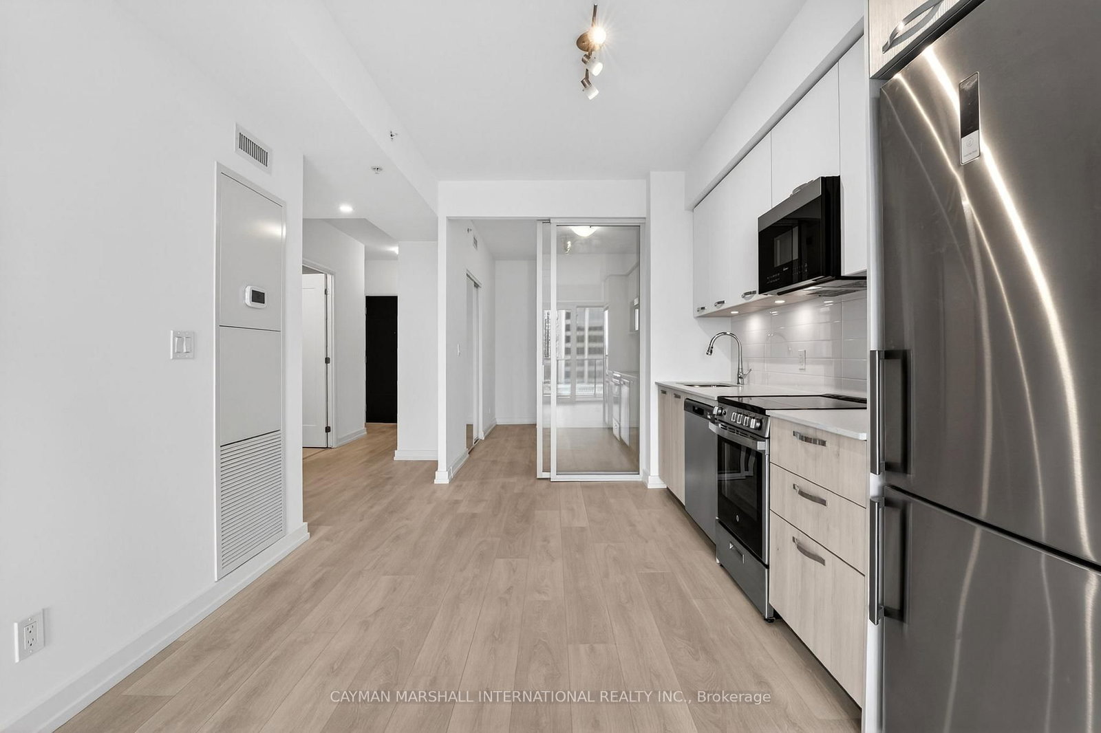 75 James Street S, Unit 804 - Photo 5