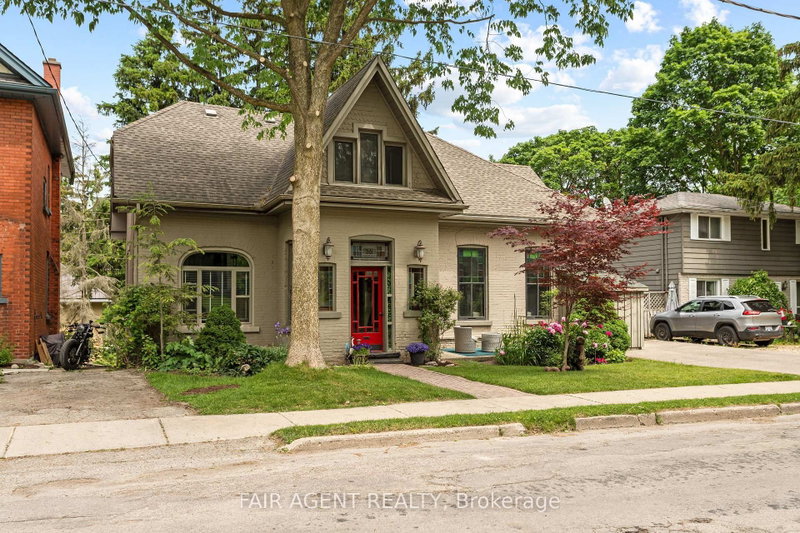 26 DALY Avenue